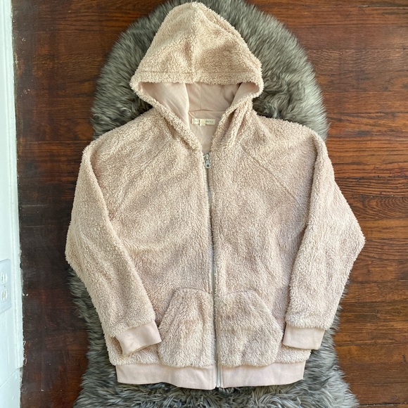 ♡FLUFFY PINK HOODIE♡ - Picture 2 of 3